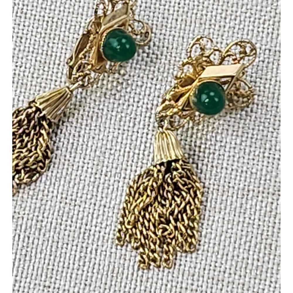 Sarah Coventry PEKING Tassel Earrings Faux Jade Gold Tone Filigree Clip on 1972